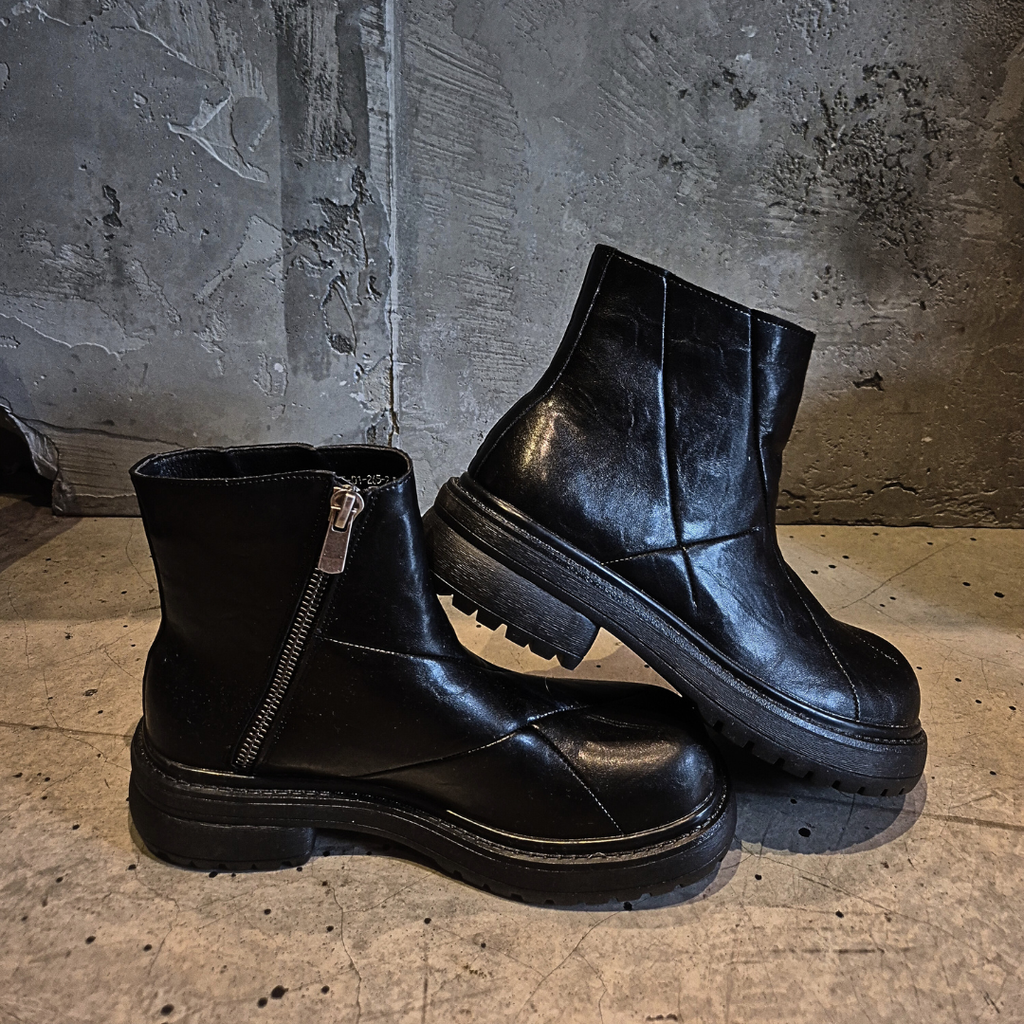 Cowhide Leather Panel Zipper Boots