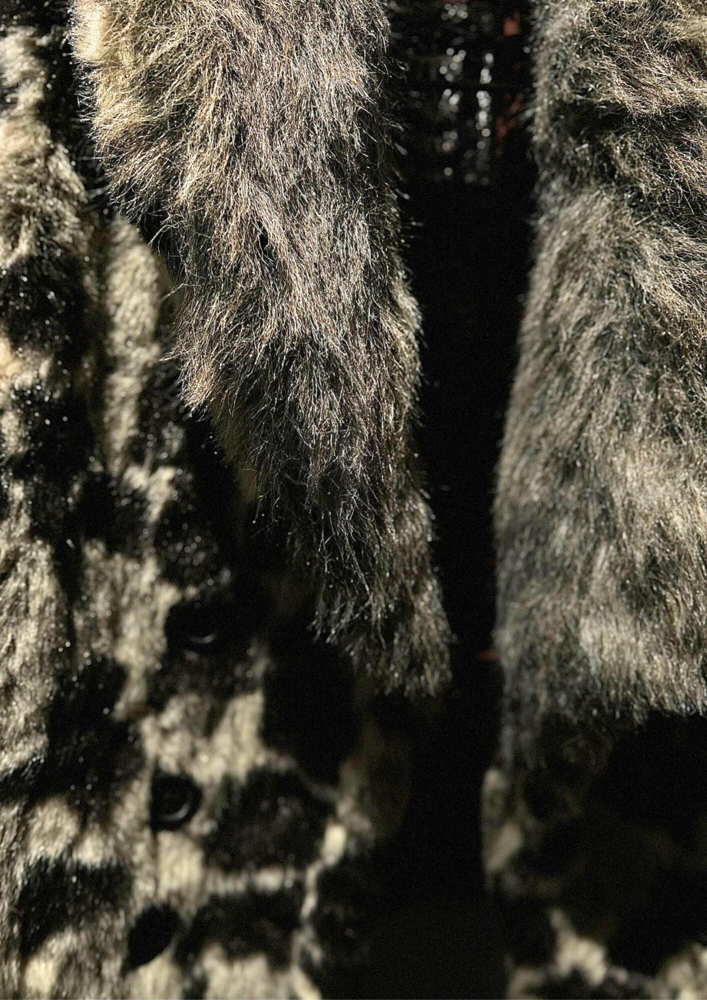 FURRY VEST - Detail view