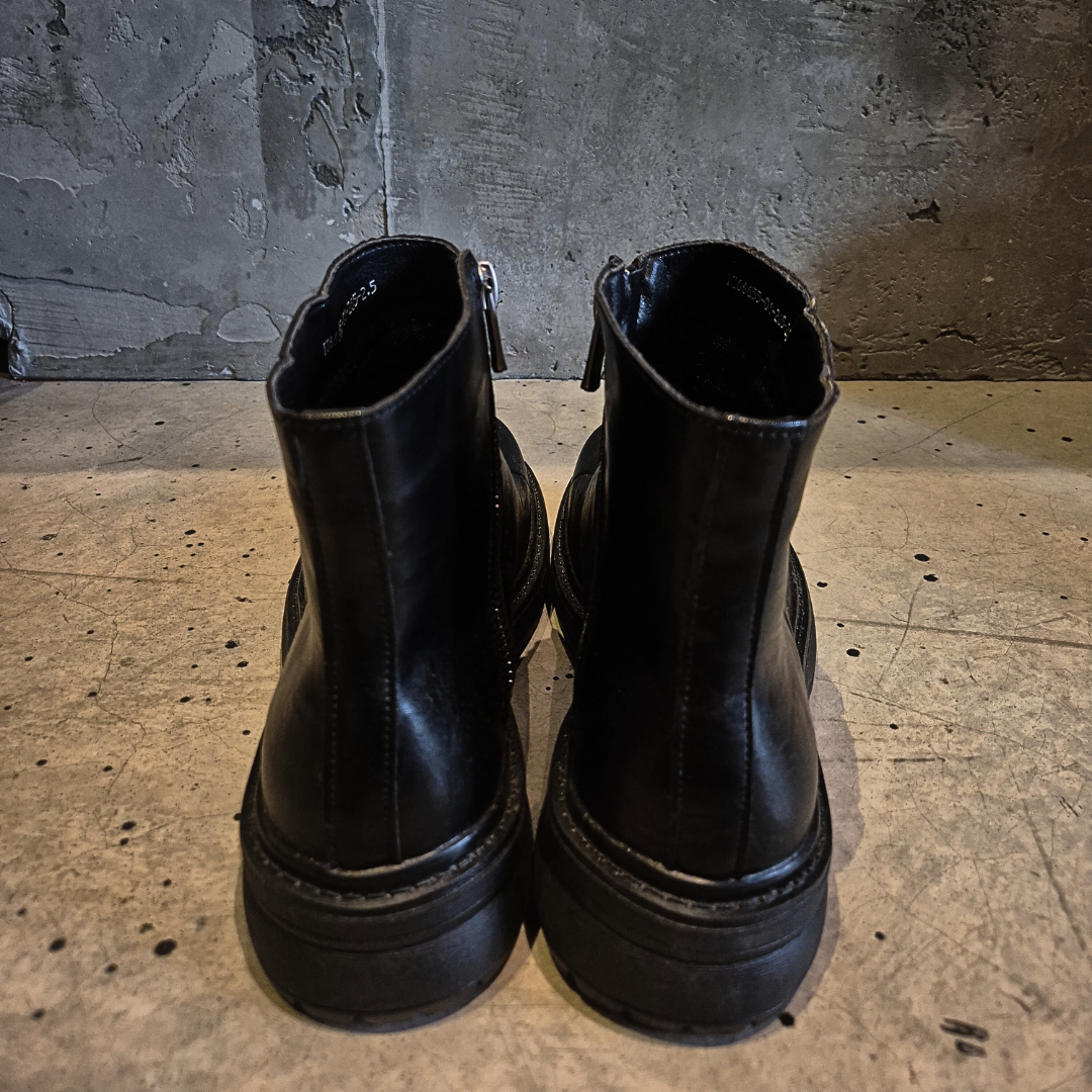 Cowhide Leather Panel Zipper Boots
