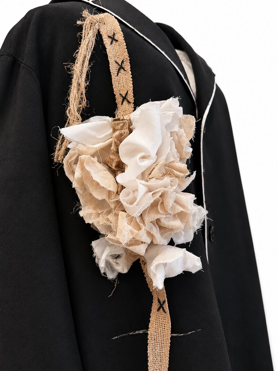 A/W 26 COLLECTION Frayed Burlap Strap Coat