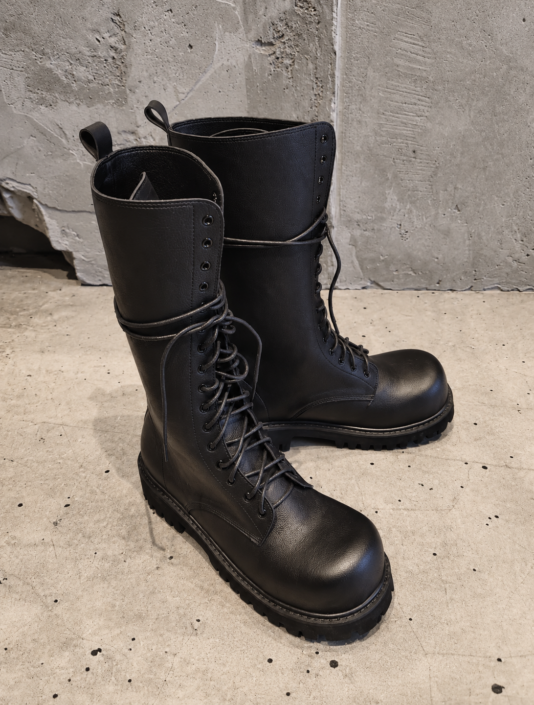 Vintage Black Leather Wingtip Brogue Boots