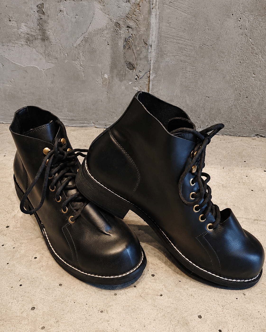 Vintage Black Leather Lace-Up Ankle Workboots