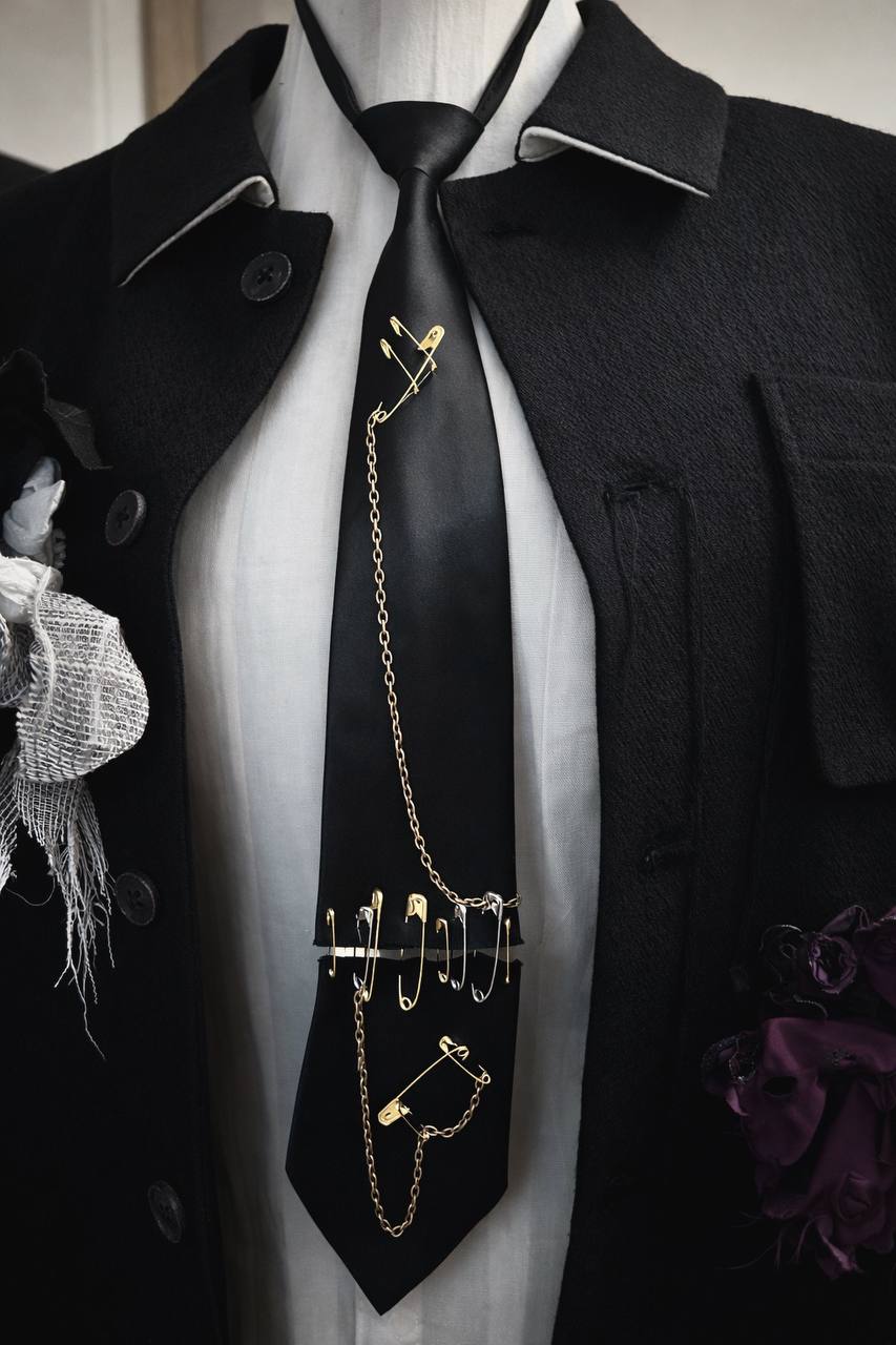 FRAK/TURE TIE 02:PINWORK CHAIN