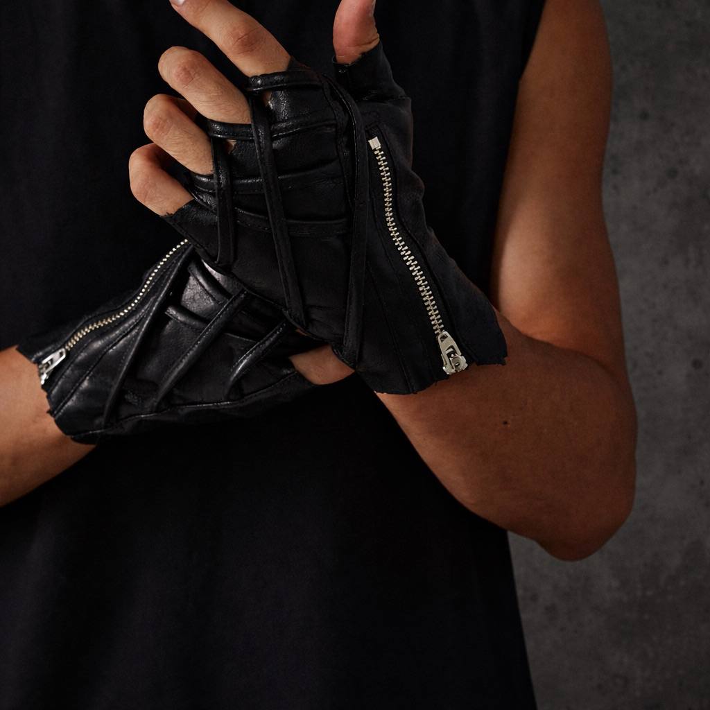 Utilitarian Distressed Black Leather Gloves. Exposed Silver Metal Zipper. Fingerless Construction